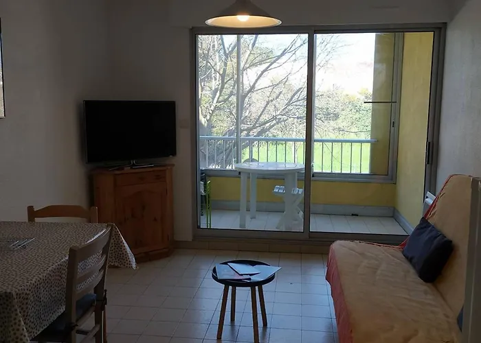 F2 Avec Loggia Fermee Et Cuisine Equipee, Proche Des Thermes De - Fr-1-680-39 * Balaruc-les-Bains