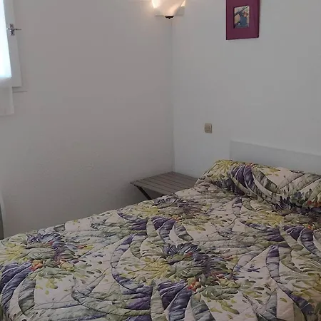 F2 Avec Loggia Fermee Et Cuisine Equipee, Proche Des Thermes De - Fr-1-680-39 Apartamento *