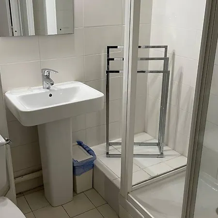 F2 Avec Loggia Fermee Et Cuisine Equipee, Proche Des Thermes De - Fr-1-680-39 Apartamento *